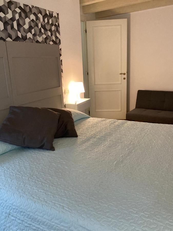 Appartement Casapiedicastello à Castelnuovo del Garda Extérieur photo